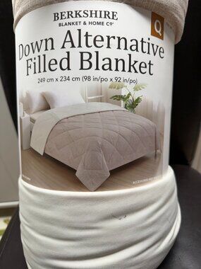 Berkshire Queen Down Alternative Tan 98 in x 92 in - Like New